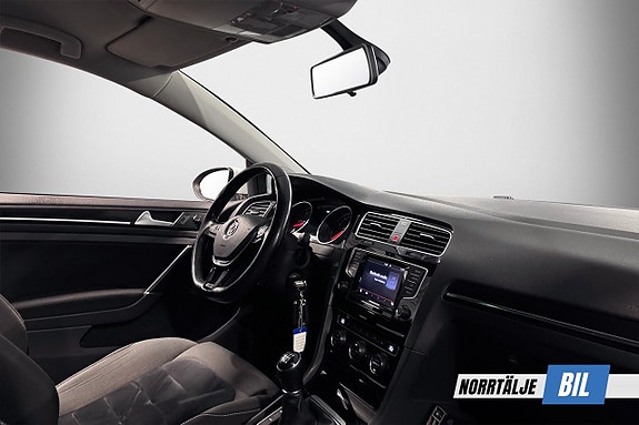 Volkswagen Golf VII 12 of 17