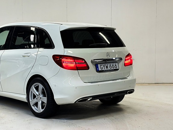 Mercedes-Benz B180 d 5 of 5
