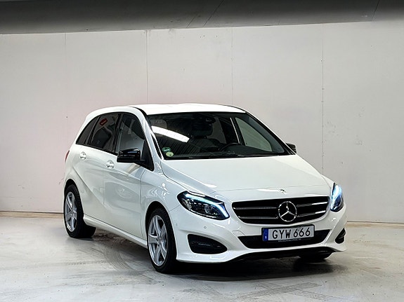 Mercedes-Benz B180 d 3 of 5