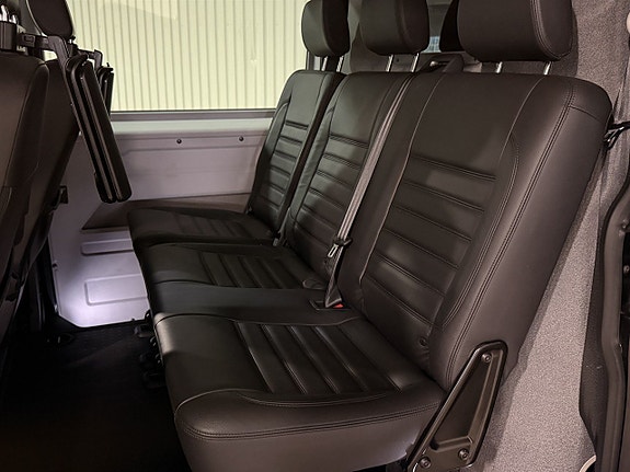 Volkswagen Transporter 8 of 16