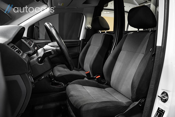 Volkswagen Caddy Maxi 26 of 29