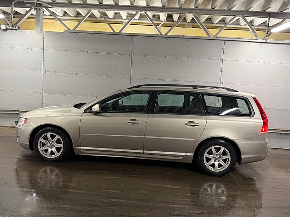 Volvo V70 4 of 5