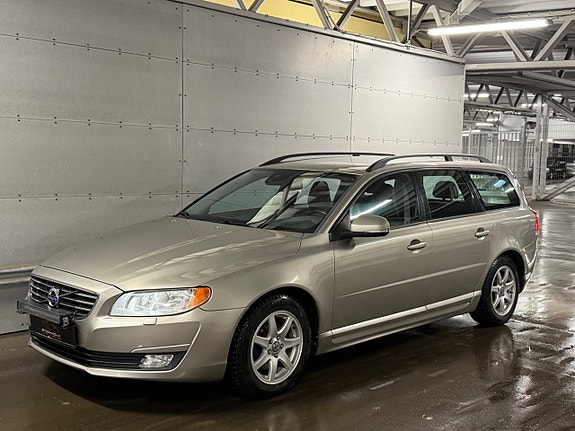 Volvo V70 2 of 5