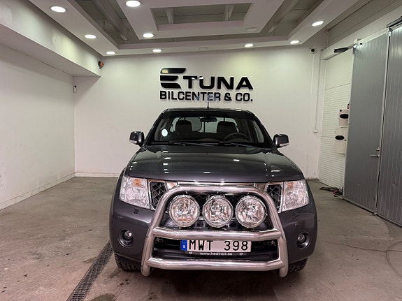 Nissan Navara 2 of 5