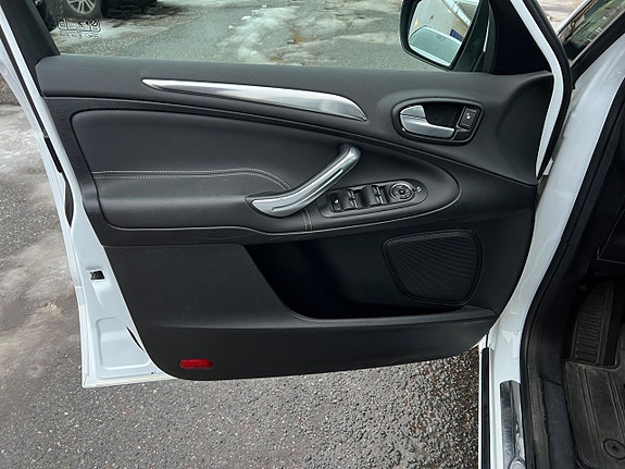 Ford S-MAX 10 of 25