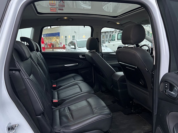 Ford S-MAX 17 of 25
