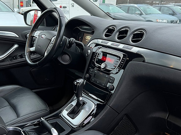 Ford S-MAX 21 of 25