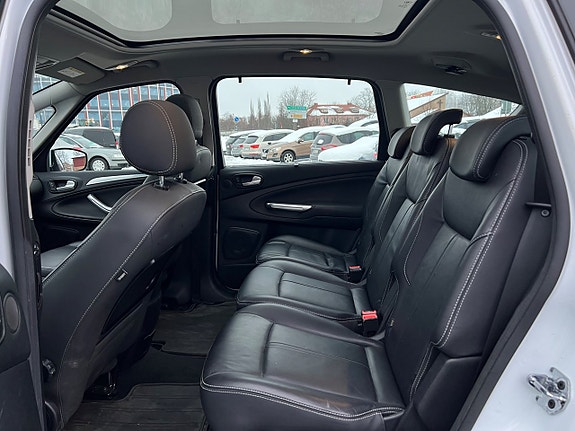 Ford S-MAX 15 of 25