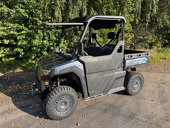 CFMOTO UFORCE U6 EV – elektrisk prestanda utan kompromisser O.M.G LEV U6 EV O.M.G LEV 9 of 30
