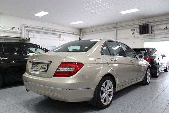 Mercedes-Benz C180 3 of 5