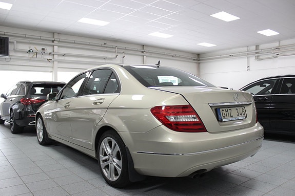 Mercedes-Benz C180 4 of 5