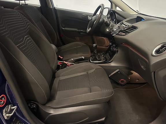 Ford Fiesta 9 of 13