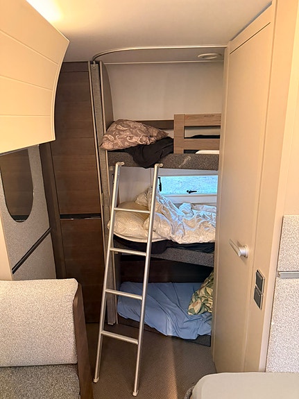 Adria Alpina 663 UK 4 of 12