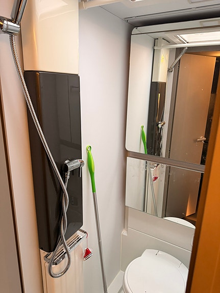 Adria Alpina 663 UK 7 of 12