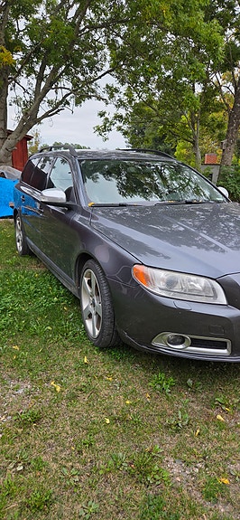 Volvo V70 3 of 8