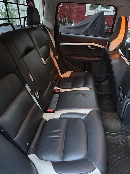 Volvo V70 8 of 8