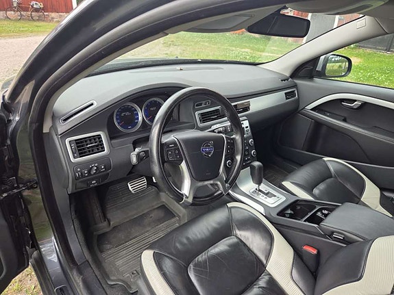 Volvo V70 4 of 8