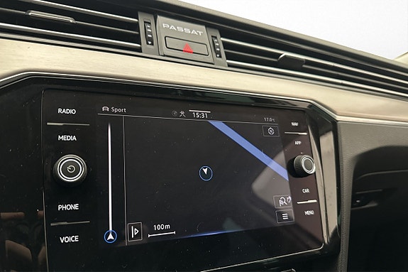 Volkswagen Passat Alltrack 16 of 29