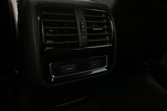 Volkswagen Passat Alltrack 23 of 29