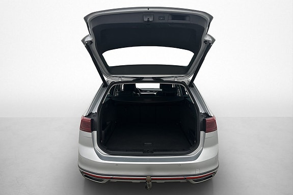 Volkswagen Passat Alltrack 27 of 29