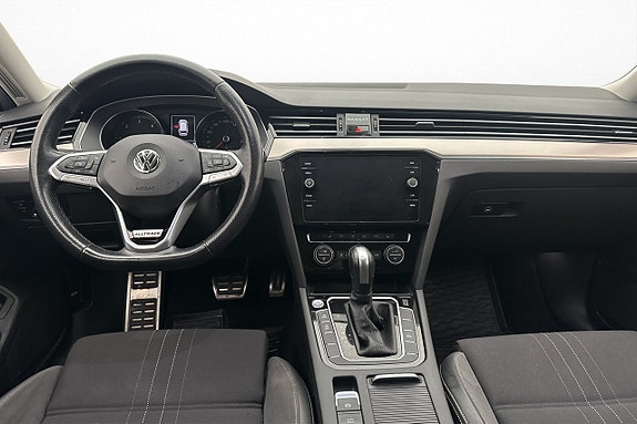 Volkswagen Passat Alltrack 9 of 29