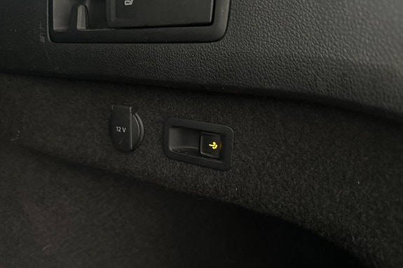 Volkswagen Passat Alltrack 28 of 29