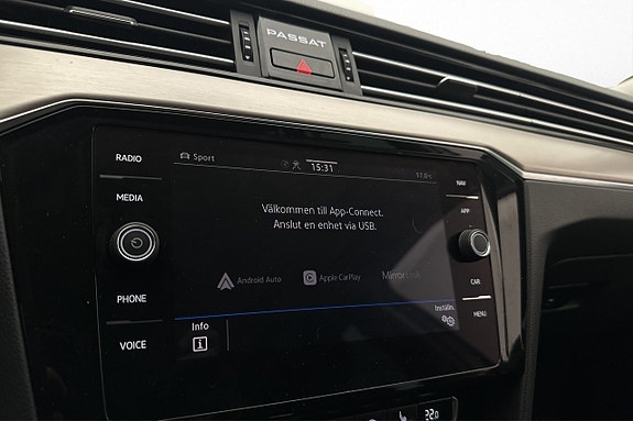 Volkswagen Passat Alltrack 17 of 29