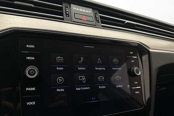 Volkswagen Passat Alltrack 18 of 29