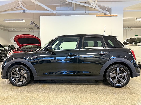 MINI Cooper S 2 of 5