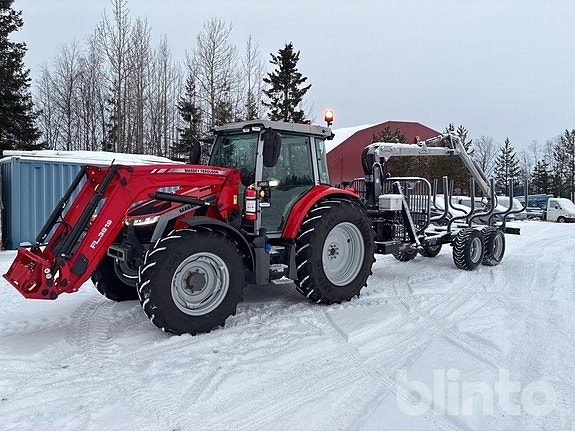 Traktor med skogsvagn MASSEY FERGUSON 5S.125 / Trejon MF1202