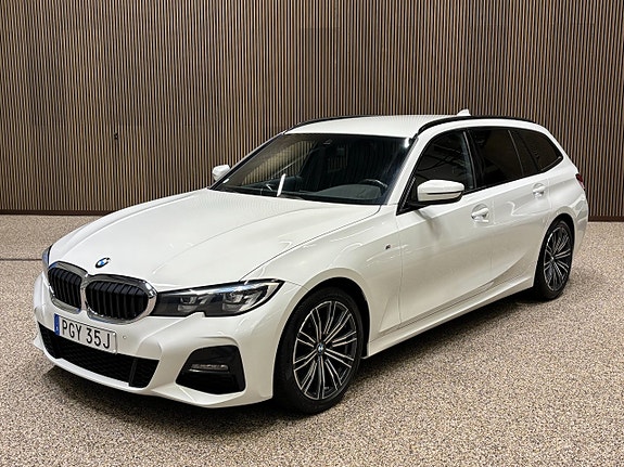 BMW 320d 2 of 9