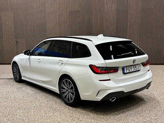 BMW 320d 3 of 9