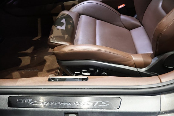Porsche 911 Carrera 4 GTS 5 of 5