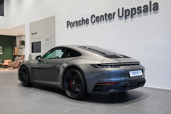 Porsche 911 Carrera 4 GTS 3 of 5