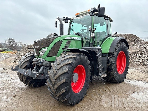 Traktor FENDT 724 VARIO