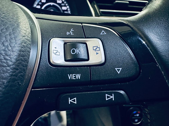 Volkswagen Passat Alltrack 15 of 29