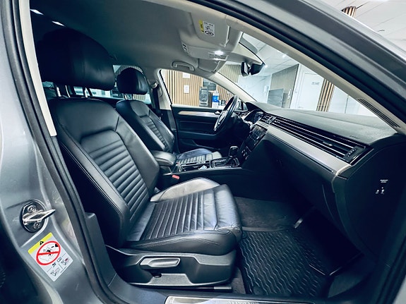 Volkswagen Passat Alltrack 20 of 29