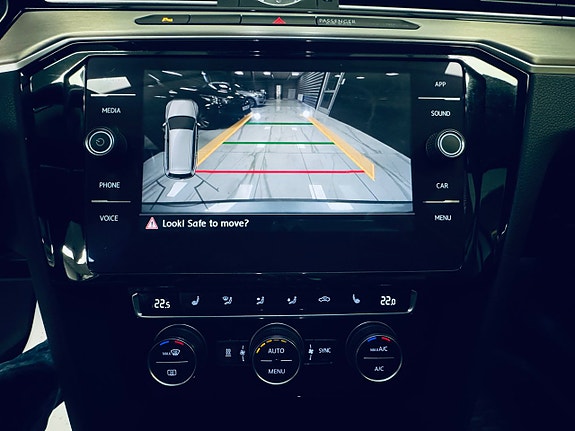 Volkswagen Passat Alltrack 17 of 29