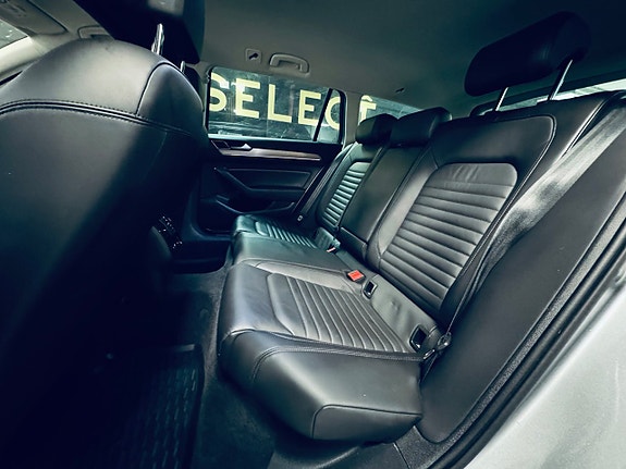 Volkswagen Passat Alltrack 24 of 29