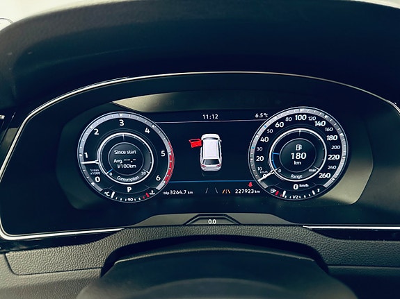 Volkswagen Passat Alltrack 13 of 29