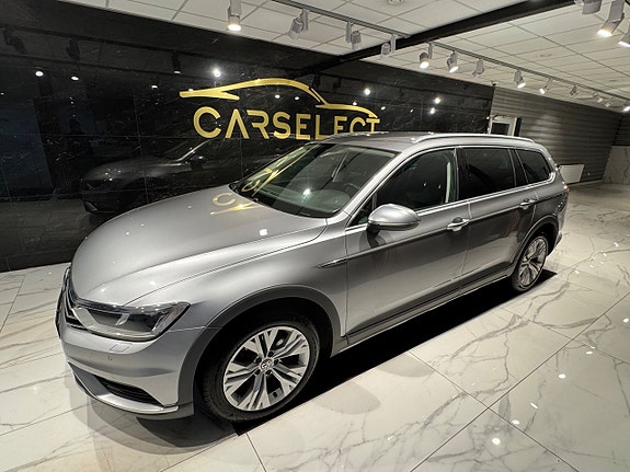Volkswagen Passat Alltrack 2 of 5