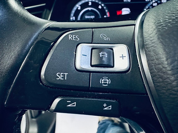 Volkswagen Passat Alltrack 14 of 29