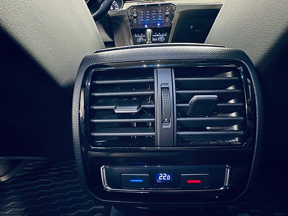 Volkswagen Passat Alltrack 23 of 29