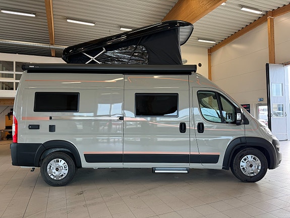 Robeta Kronos 180HK AUT Stor soffa bak! Långbädd & Popup-tak Fullt utrustad! 5,99m!