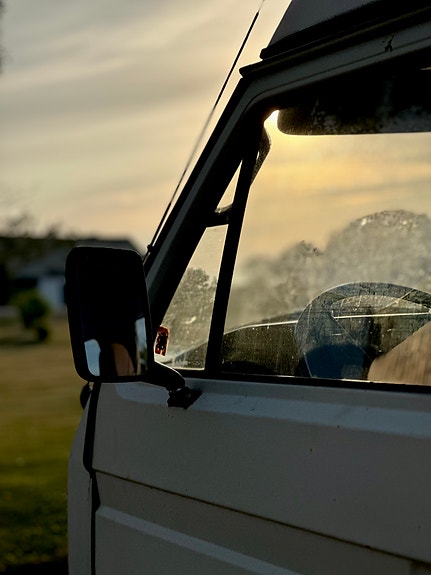 Volkswagen Caravelle 12 of 12