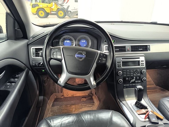 Volvo V70 6 of 10