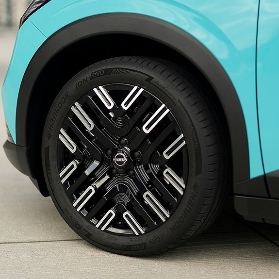 Nissan Leaf 14 of 16
