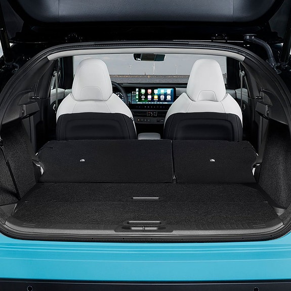 Nissan Leaf 9 of 16