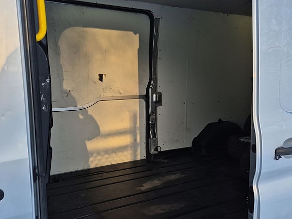 Ford Transit 7 of 7