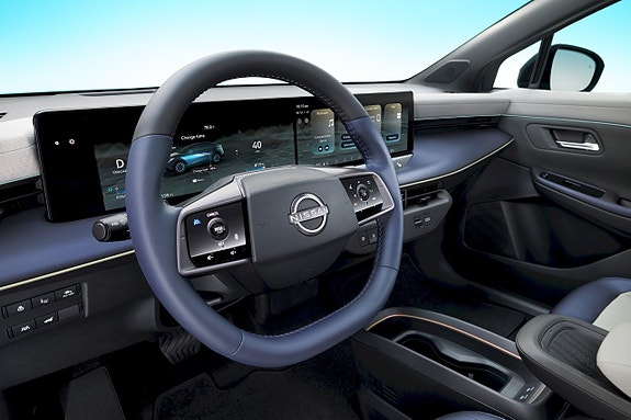 Nissan Leaf 2 of 5